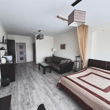 Vip House Hotel Astana Eksteriør billede