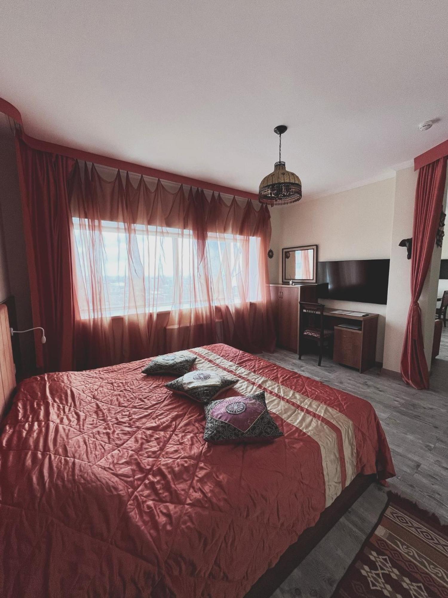 Vip House Hotel Astana Eksteriør billede