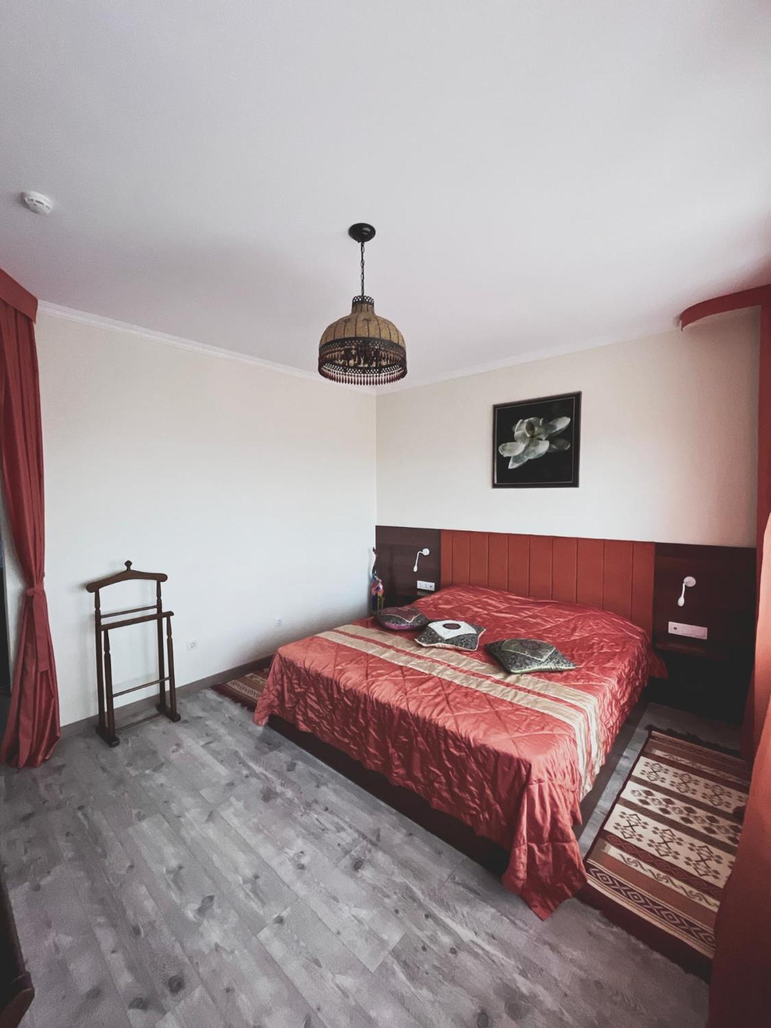Vip House Hotel Astana Eksteriør billede