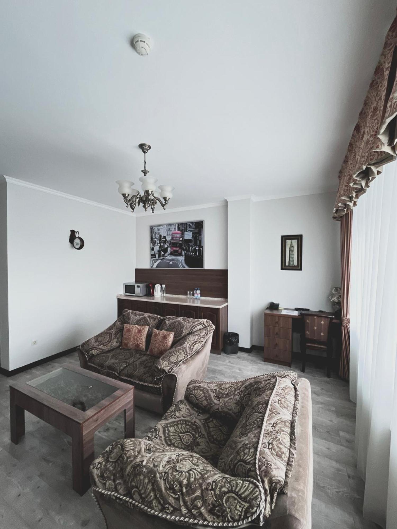 Vip House Hotel Astana Eksteriør billede